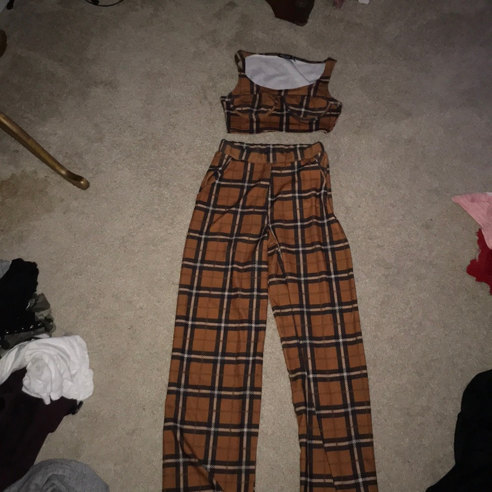 Two piece set - Picture 1 of 4